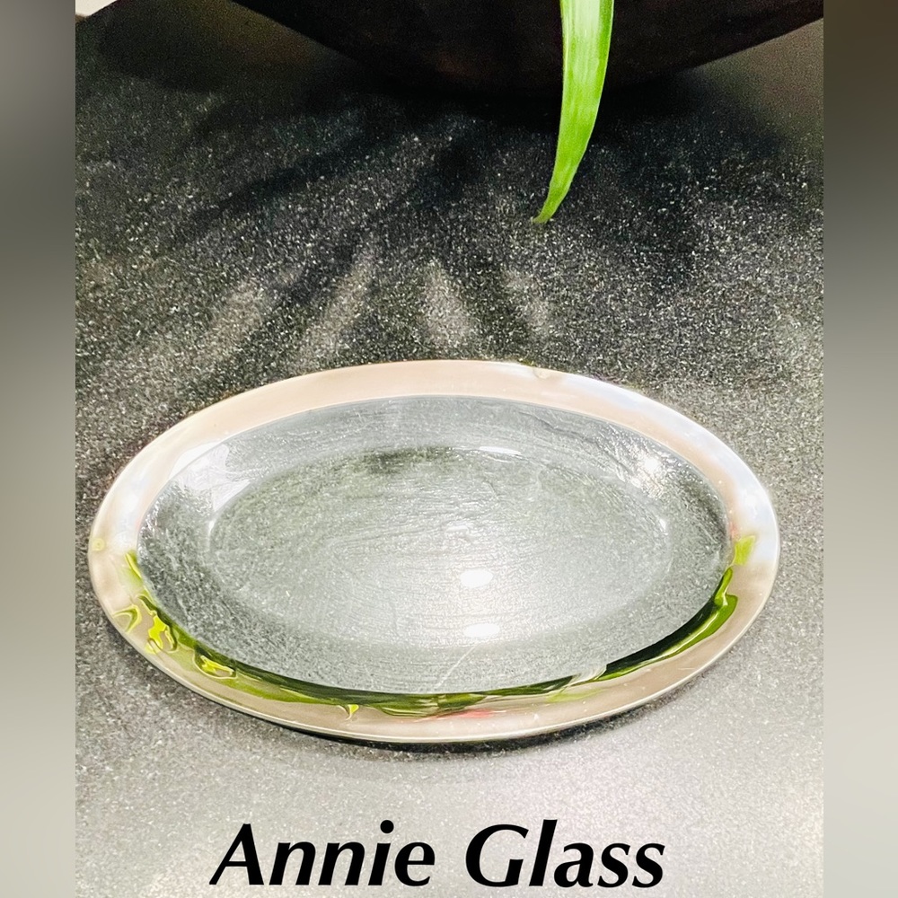 Annie Glass Platinum Oval Tray 8.5” x 13.5” Preowned, Collectible Glass Decor
